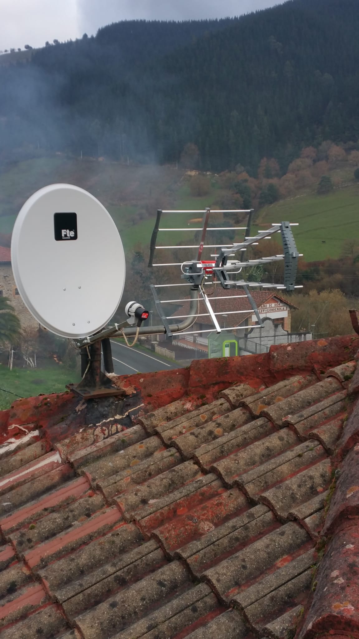 Antena parabólica e instalación TDT